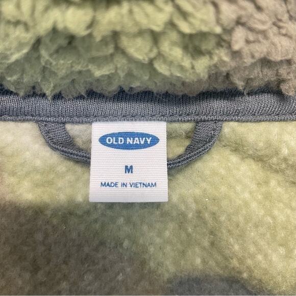 Old Navy Camo Teddy Fleece Jacket women’s Size Medium full zip green brown gray - Picture 4 of 8